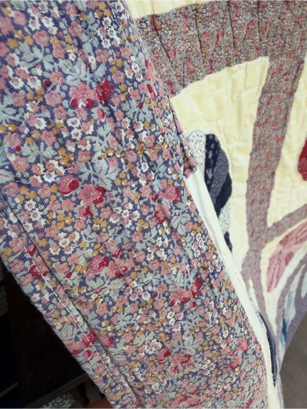 Vintage Handmade Dresden Plate Quilt - 84x85-Cottagecore Floral Patchwork Quilt